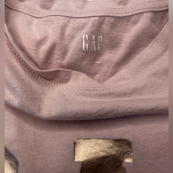 💗GAP Pink Tshirt Rose Gold Logo Preloved - Picture 4 of 7
